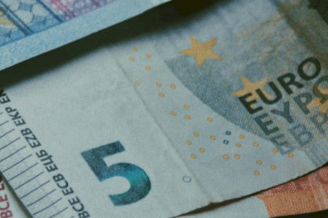 Türkiye’de Yerleşik Kişilerin Avrupa İmar ve Kalkınma Bankası ve Uluslararası Finans Kurumundan Sağladıkları Kredilerde Kaynak Kullanımını Destekleme Fonu Kesintisi Oranı 0% Olarak Belirlenmiştir